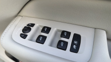 Volvo Xc60 2.0 B4P Plus Dark 5dr Geartronic Petrol Estate